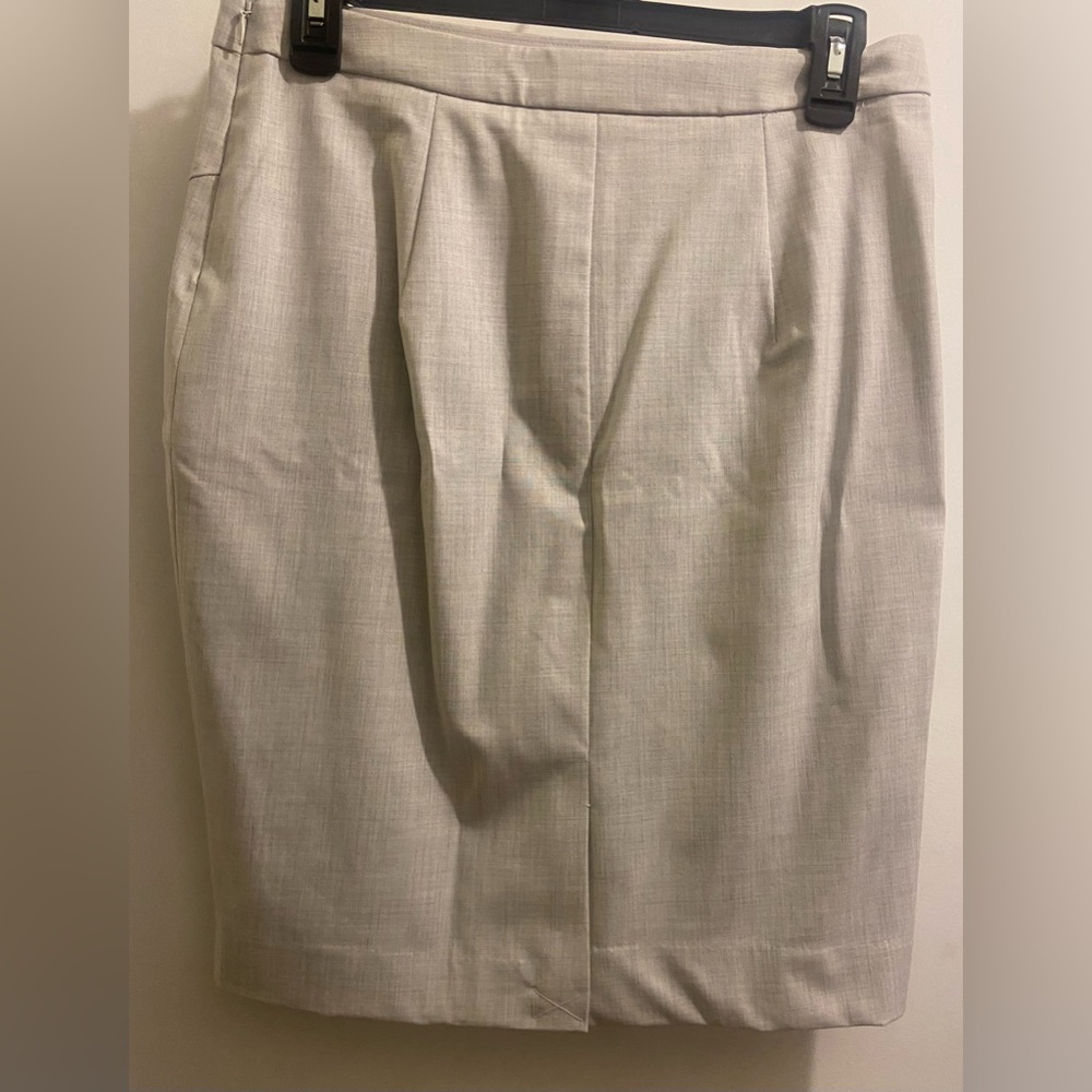 Grey skirt